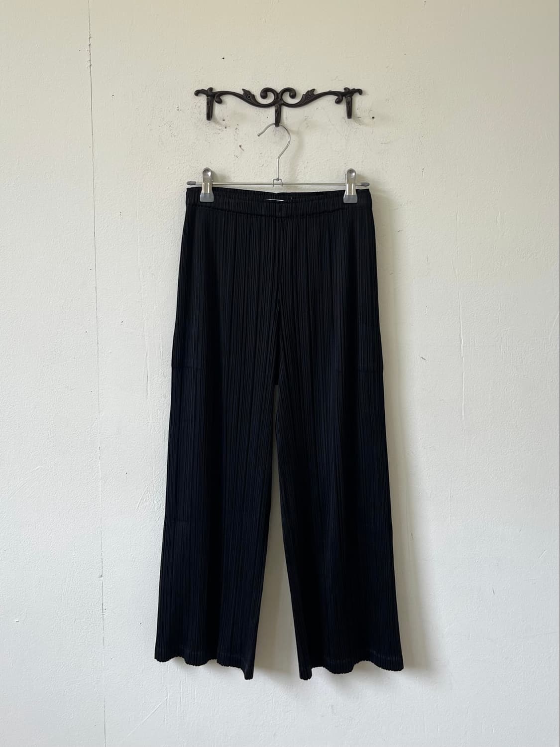 PLEATS PLEASE 블랙 플리츠 팬츠 상품이미지1