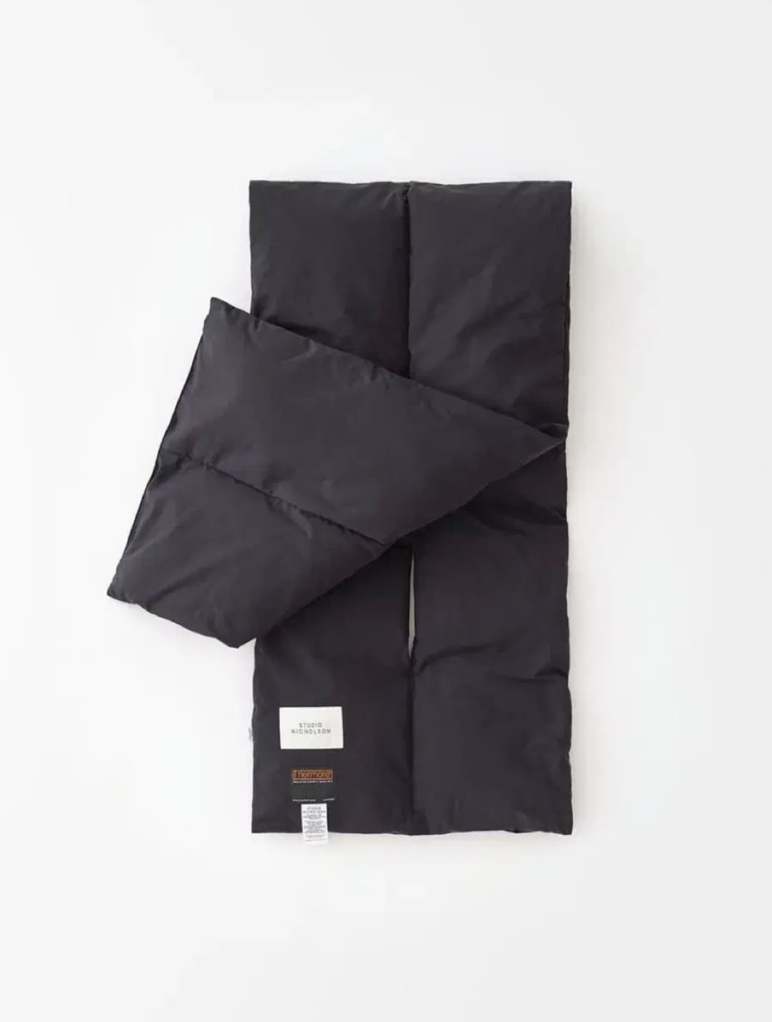 스튜디오니콜슨 에코다운 패디드 머플러 다크그레이 상품이미지2