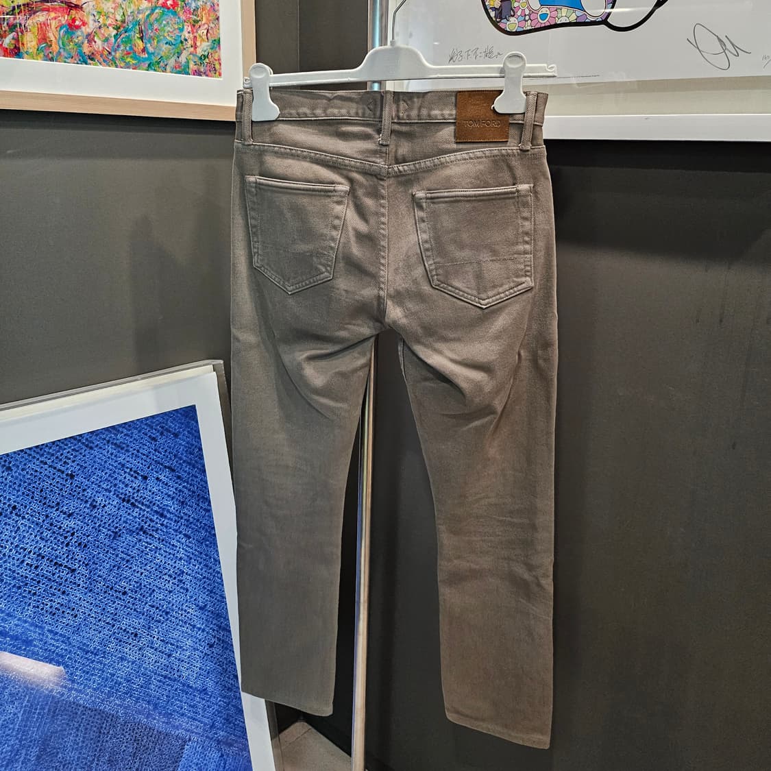 톰포드 스웨이드 패치로고 슬림핏 데님팬츠 상품이미지3