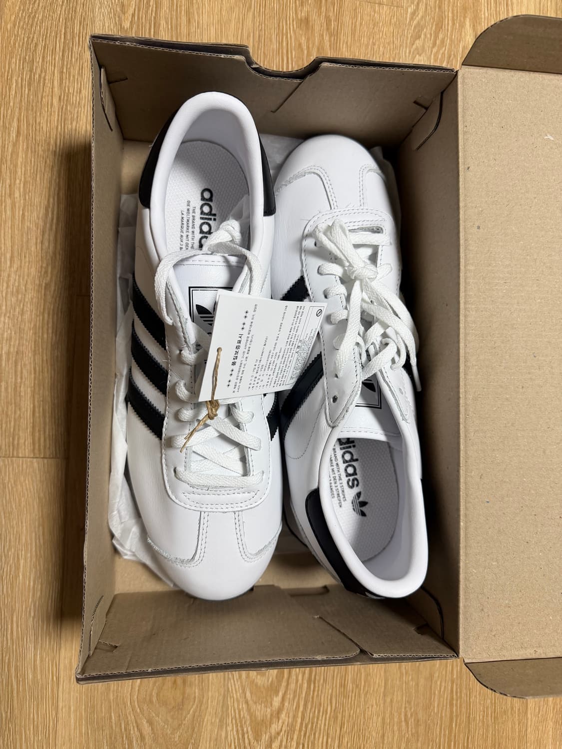 Adidas shoes white (brand new) 상품이미지5