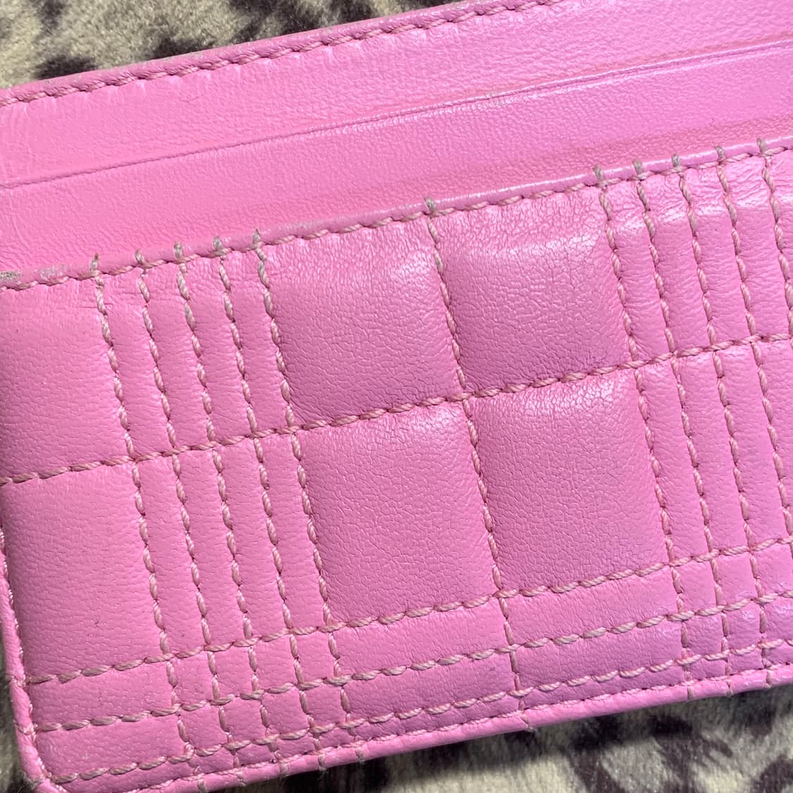 버버리 롤라 램스킨 퀼팅 카드지갑 핑크 상품이미지8