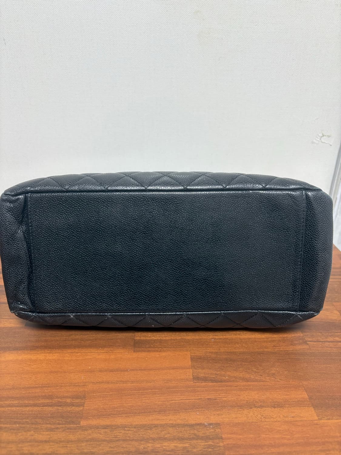 샤넬 그랜드 샤핑백 블랙 캐비어 금장 상품이미지4