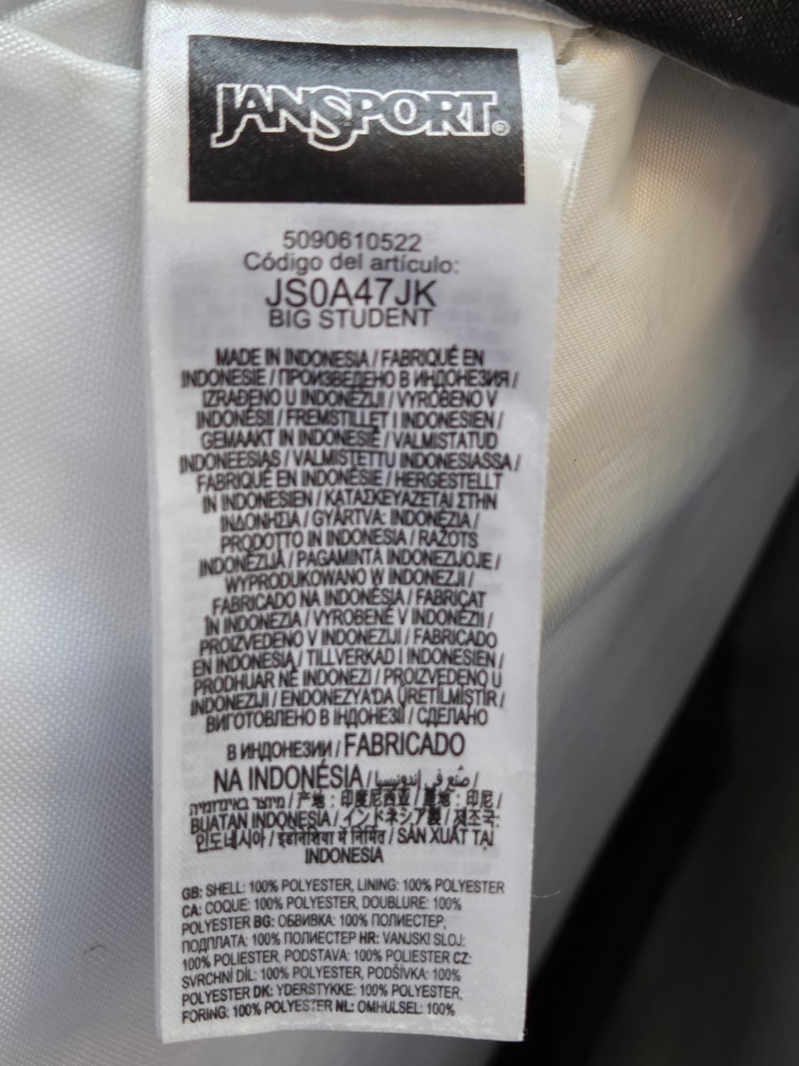 잔스포츠 빅스튜던트 백팩 블랙 색상입니다. 학생분들이나 짐 많으신 분들이 상품이미지7