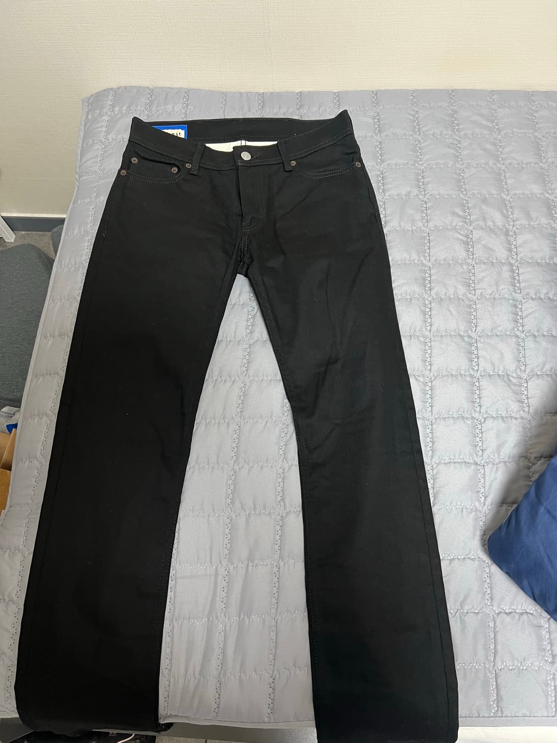 아크네 노스 블랙진 상품이미지1