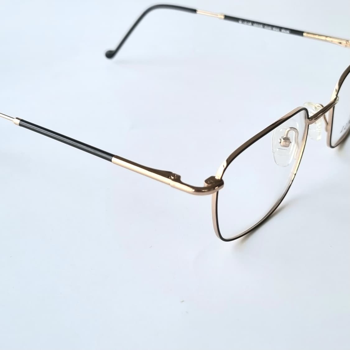 데드스탁 클래식 스퀘어 골드-매트 블랙 안경테 693 상품이미지7