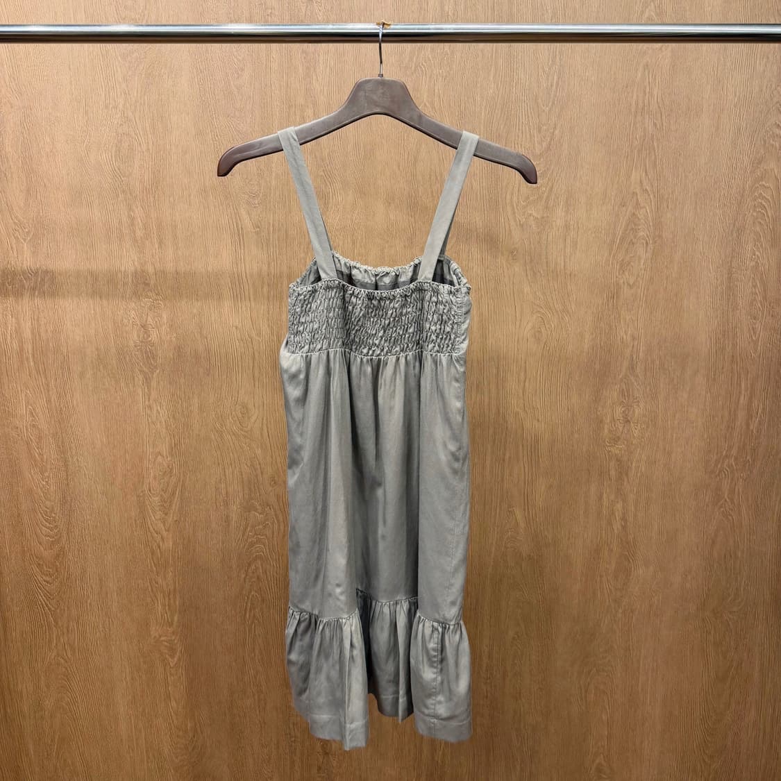 바네사 브루노 슬리브리스 미니 원피스 스모킹 셔링 밴딩 디테일 베이지 상품이미지3