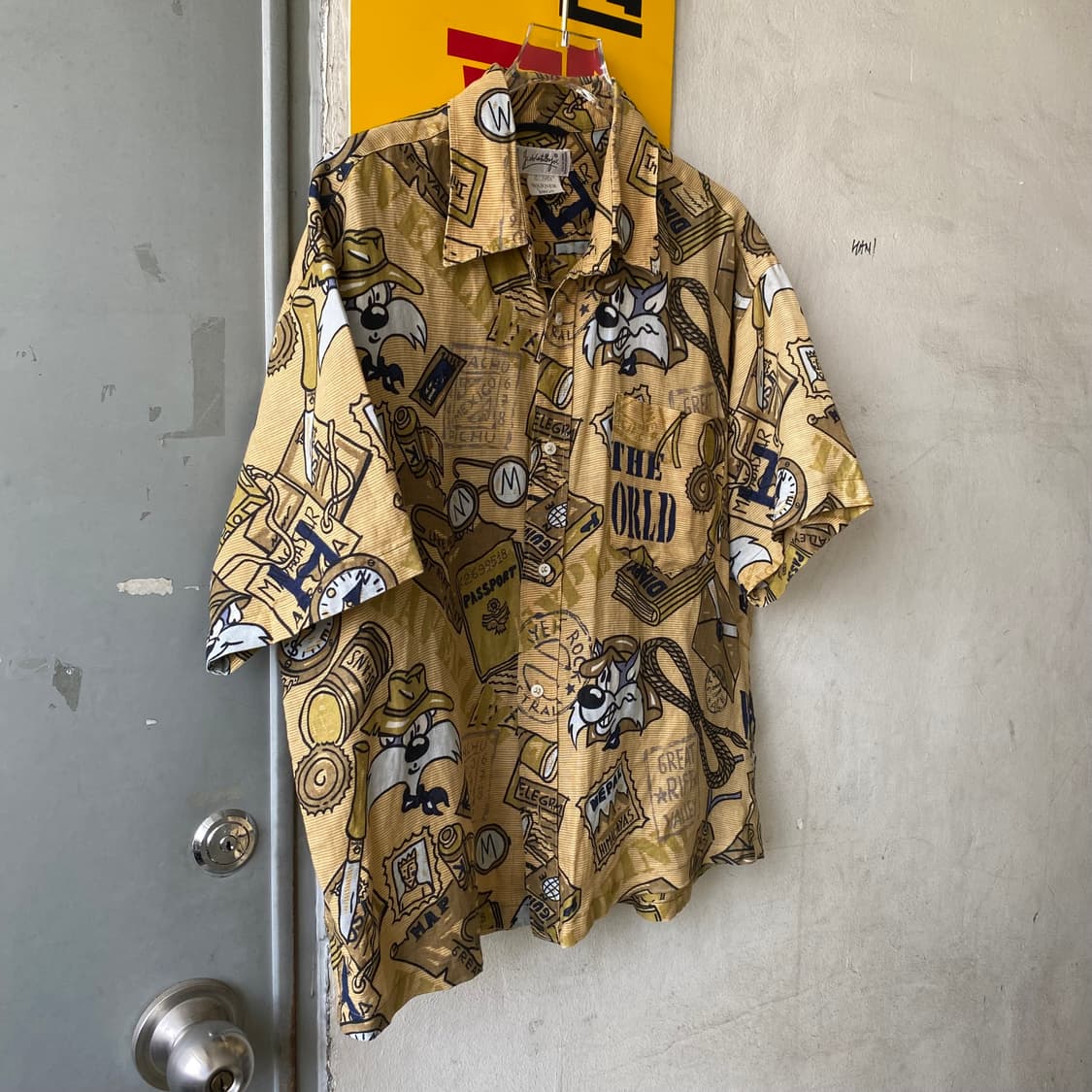 🌊CastelBajacXwarnerbros silvester shirt 상품이미지2