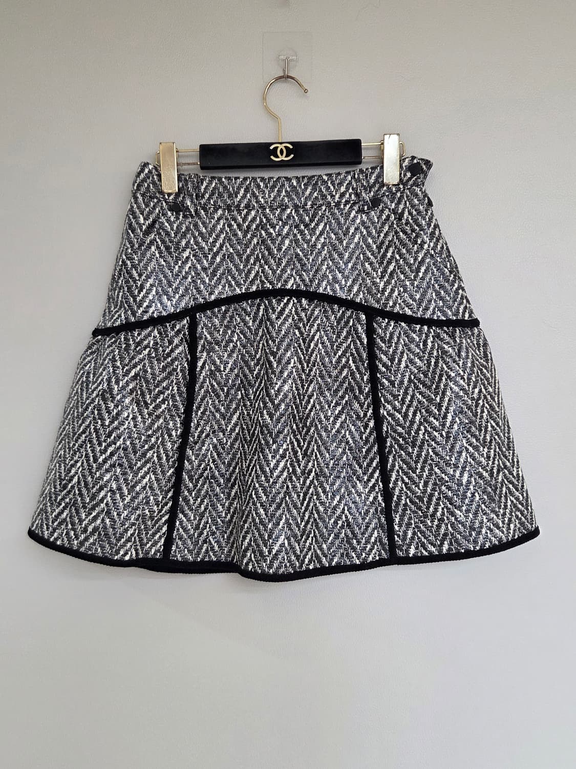 [세인트앤드류스] 여성 블랙 라인 포인트 큐롯 골프 롱 스커트 상품이미지3