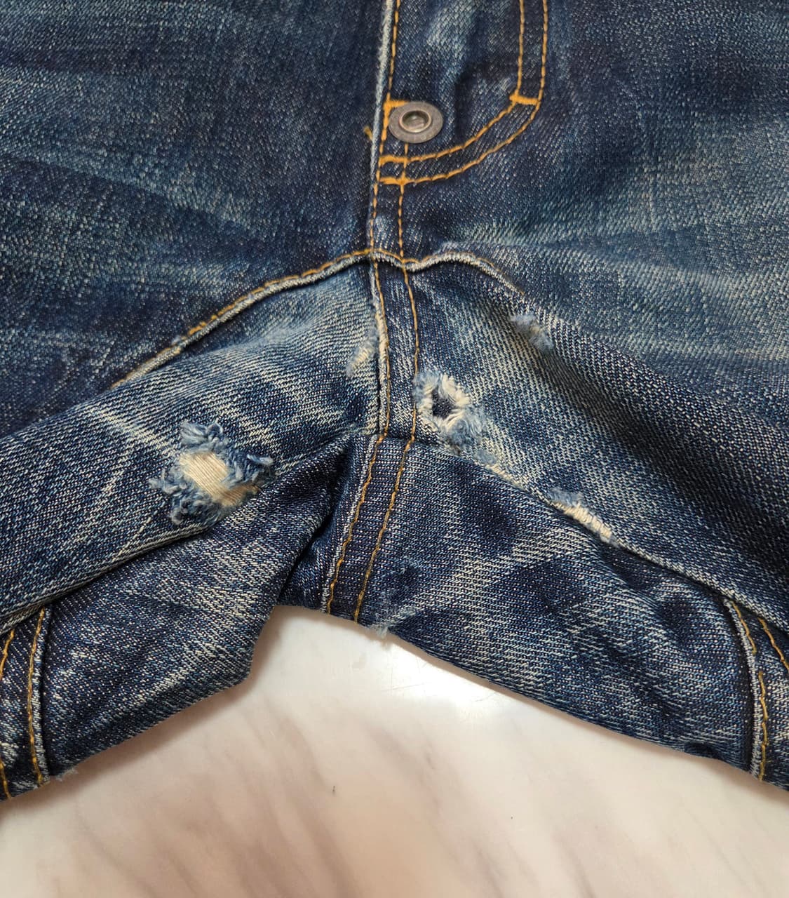 디스퀘어드 가죽 디테일 데님팬츠 상품이미지6