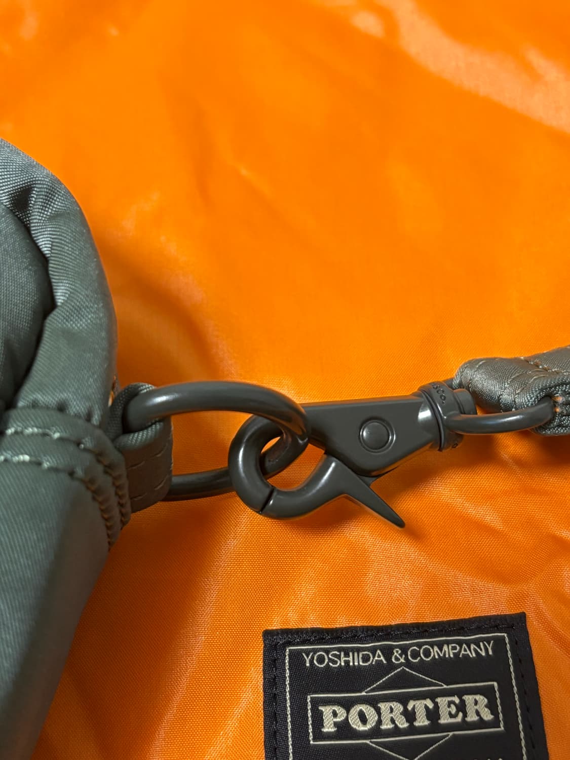 포터 올 뉴 탱커 슬링백 세이지 그린 상품이미지3