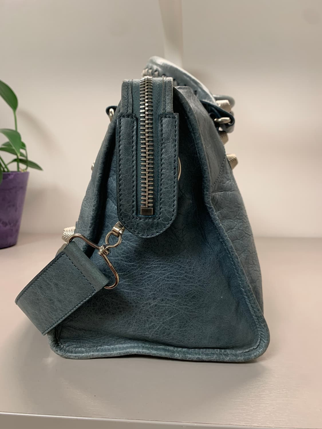 발렌시아가 클래식 모터백 에메랄드그레이 상품이미지4