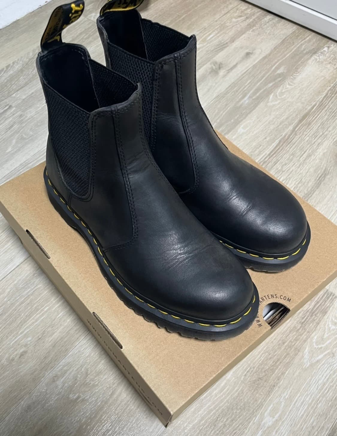 닥터마틴 2976 첼시 왁스드 풀그레인 블랙 [260] 상품이미지1