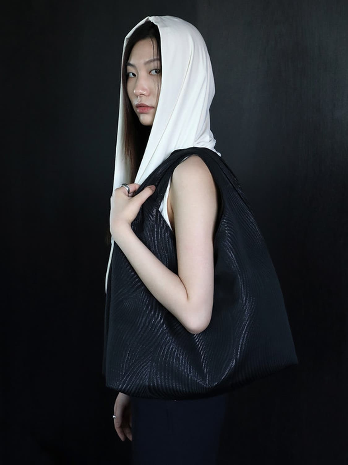 피시아 draped shoulder bag wave pattern 가방 상품이미지2