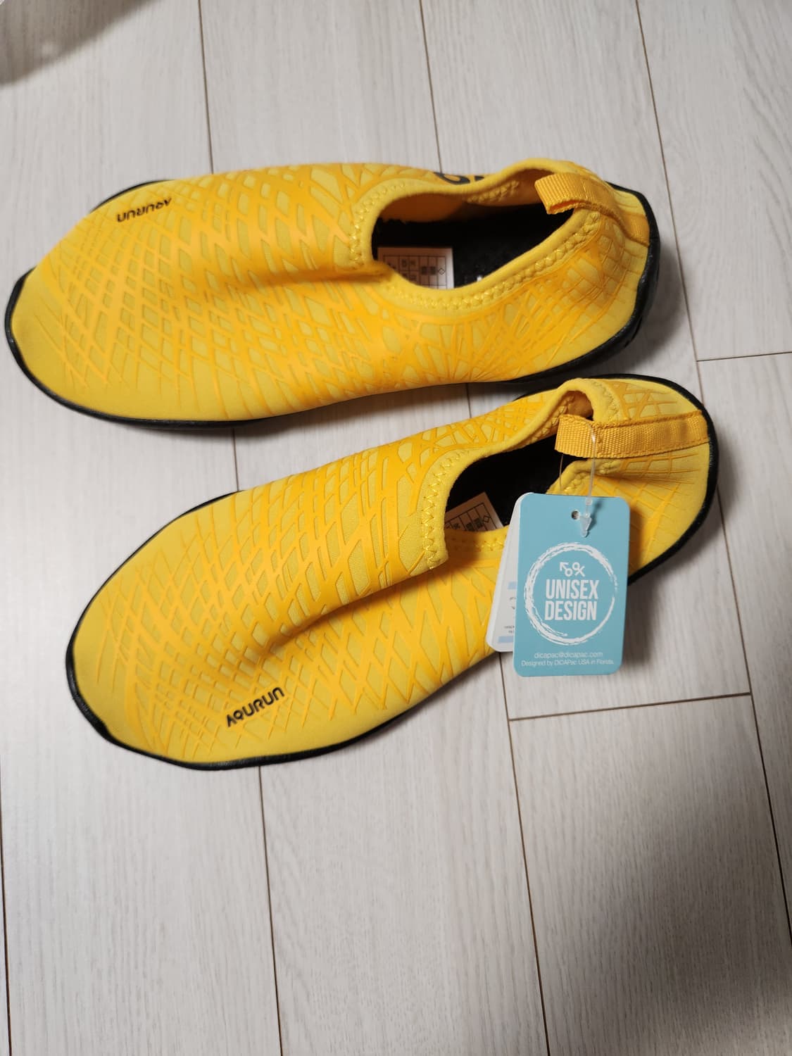 택 새상품) 아쿠런 아쿠아슈즈 사이즈240

여러 중고사이트에도 같이 판 상품이미지2