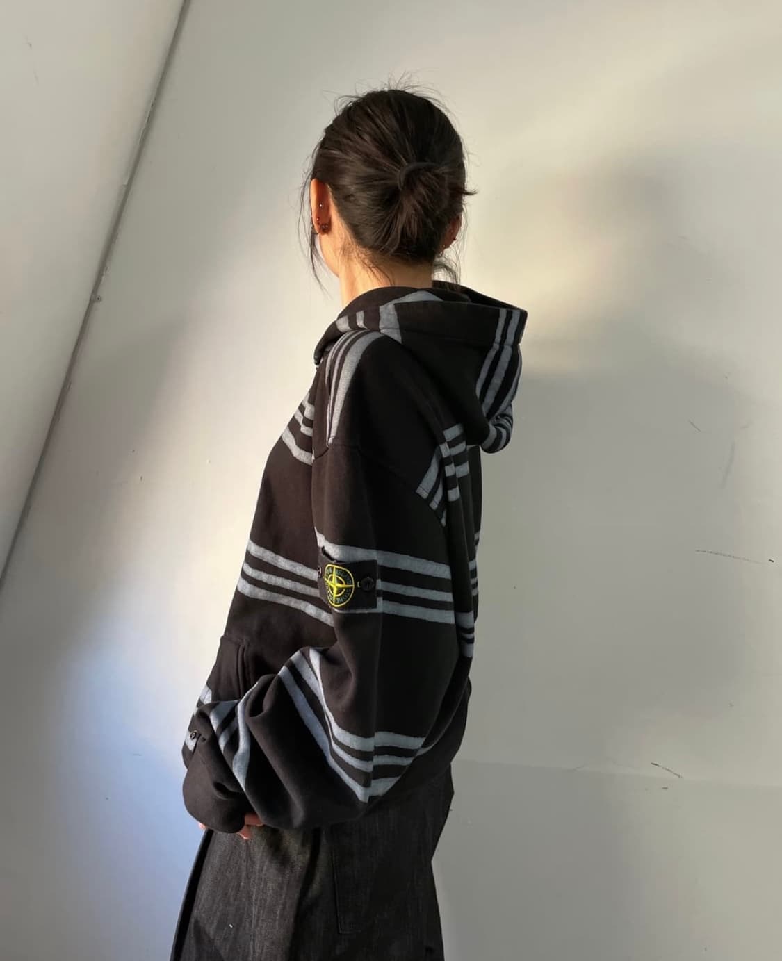 스톤아일랜드x슈프림 스트라이프 후드티 상품이미지1