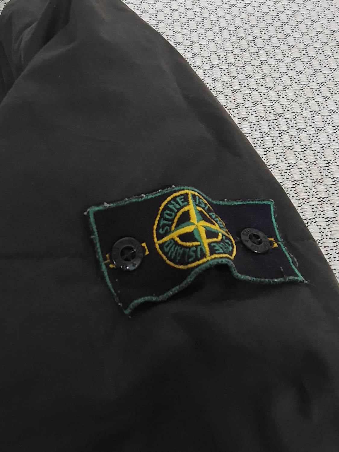 99AW 스톤 아일랜드 그린 엣지 왁스 코튼 구스 다운 패딩 상품이미지6