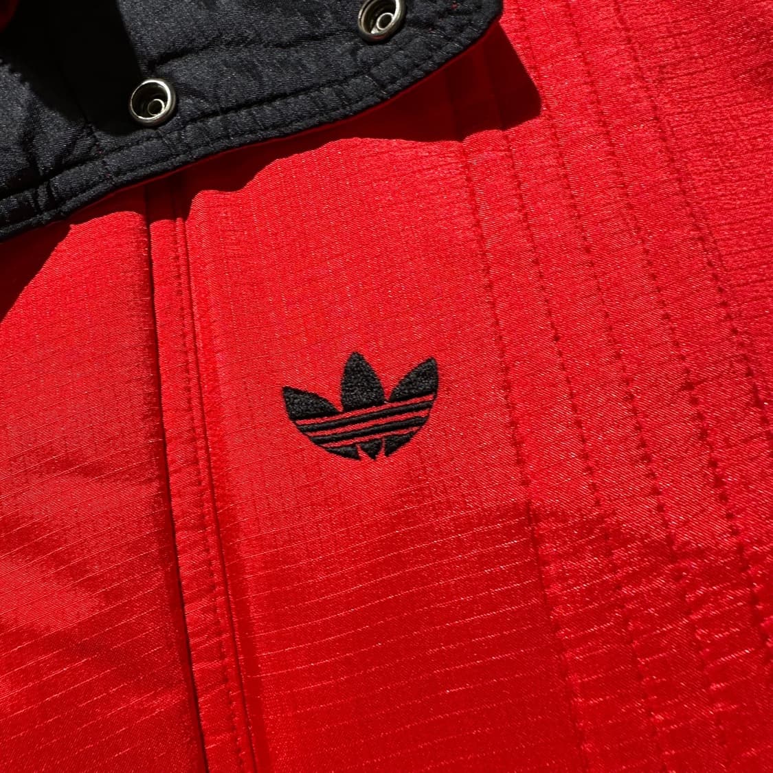 아디다스 90’s 올드스쿨 로고 견장 숏패딩 상품이미지4