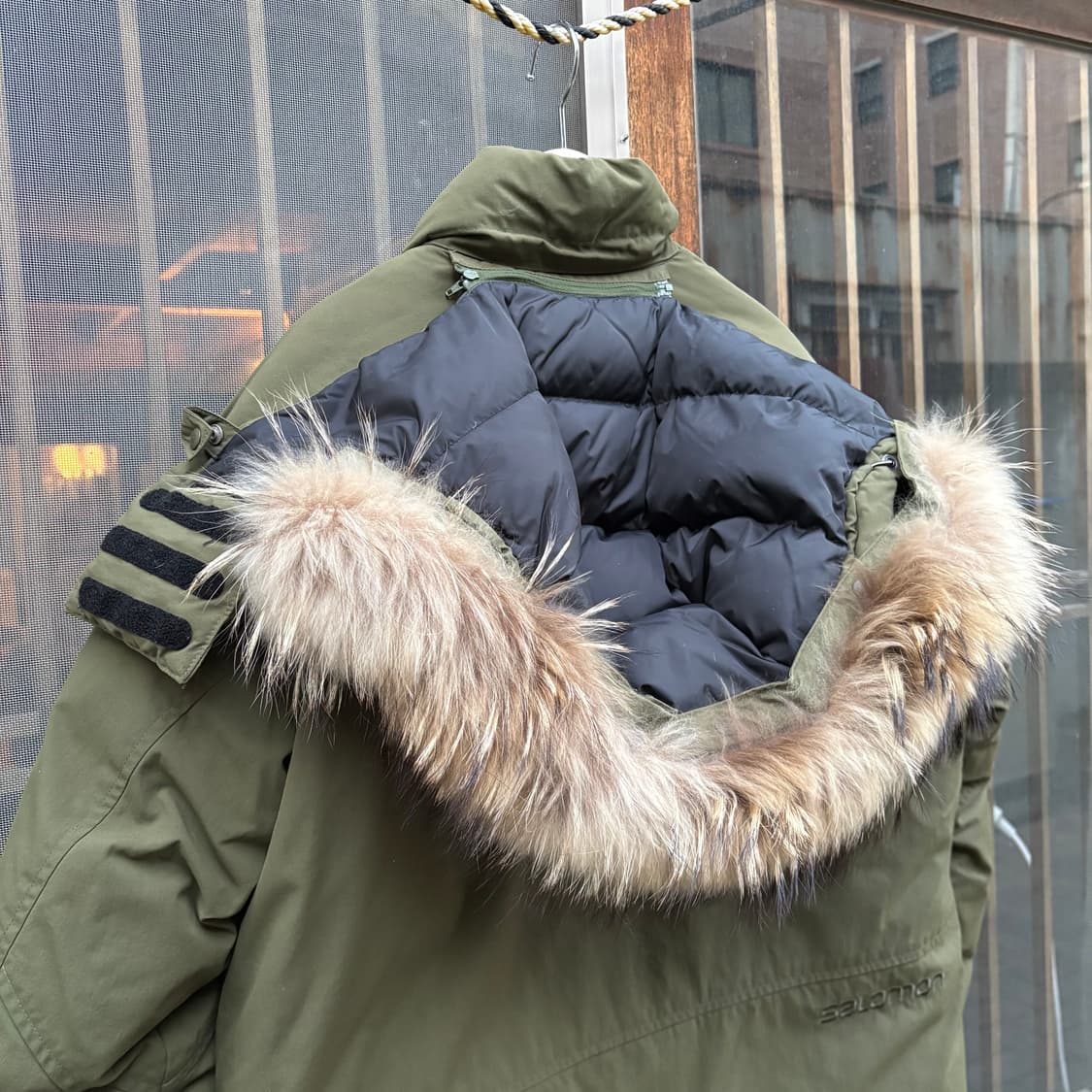 살로몬 라쿤퍼(탈부착) 후드 올리브 푸퍼 자켓 상품이미지9