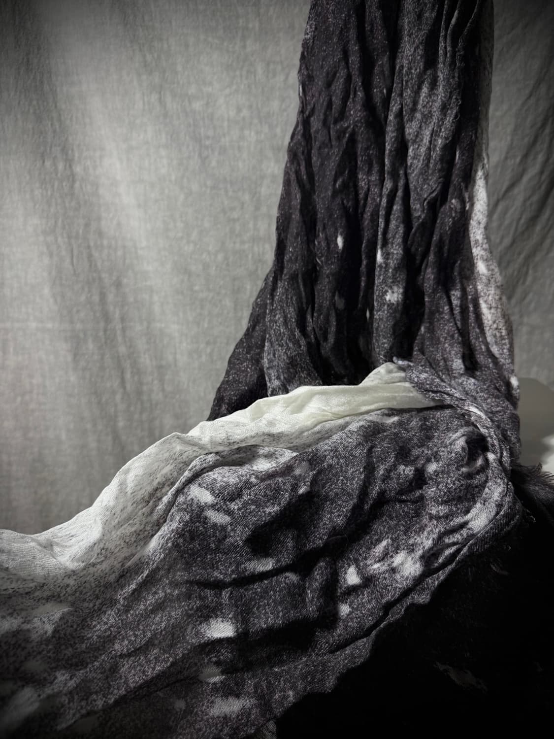 IF SIX WAS NINE Crinkled Gradient Scarf 상품이미지7