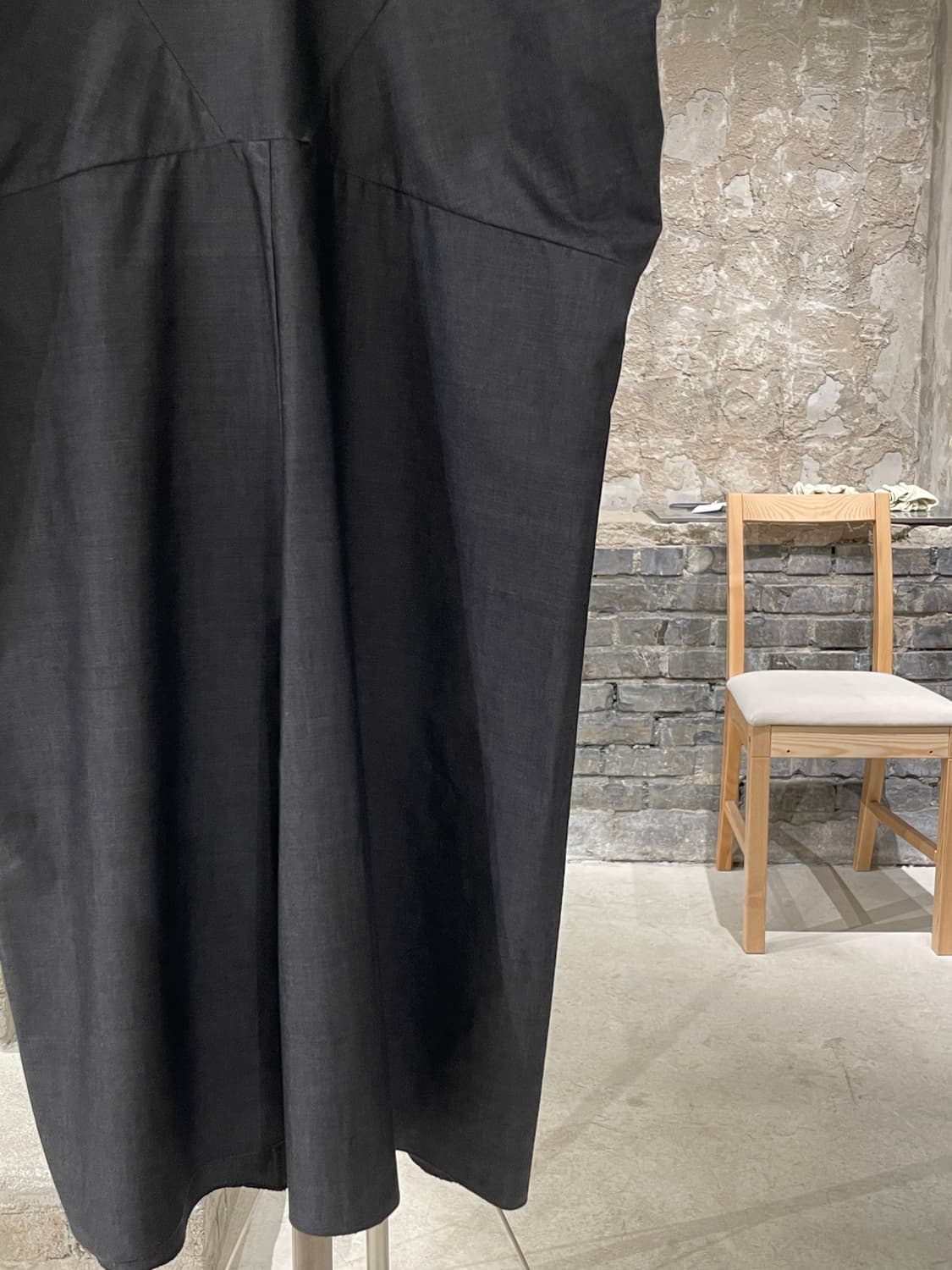 마르니 차콜 퍼프 슬리브 V넥 코튼 미디 원피스 상품이미지5