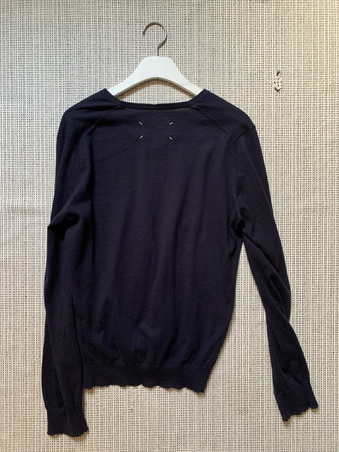 마르지엘라 브이넥 데미지 니트 상품이미지1