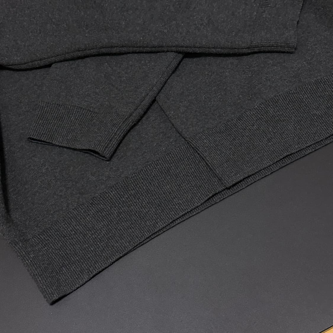 아모멘토 라운디드 슬리브가디건 차콜 M 상품이미지5