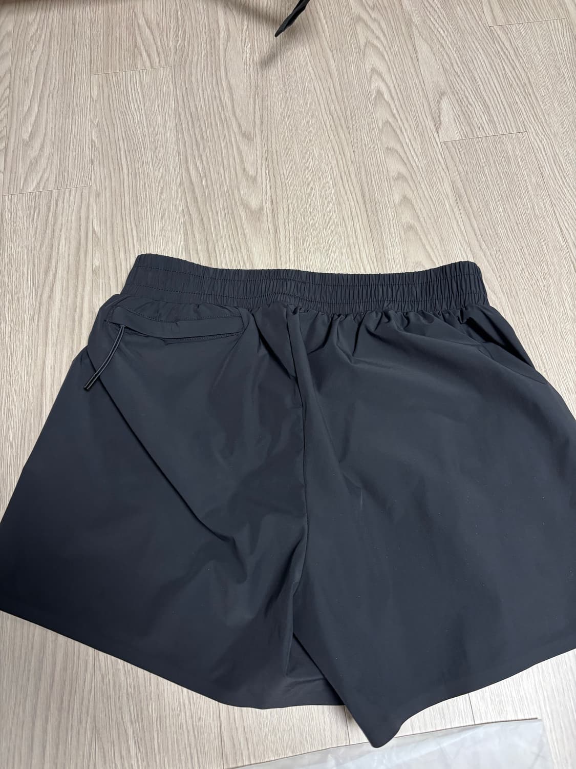 옵티미스틱러너스 매트 나일론 쇼츠 블랙  상품이미지4