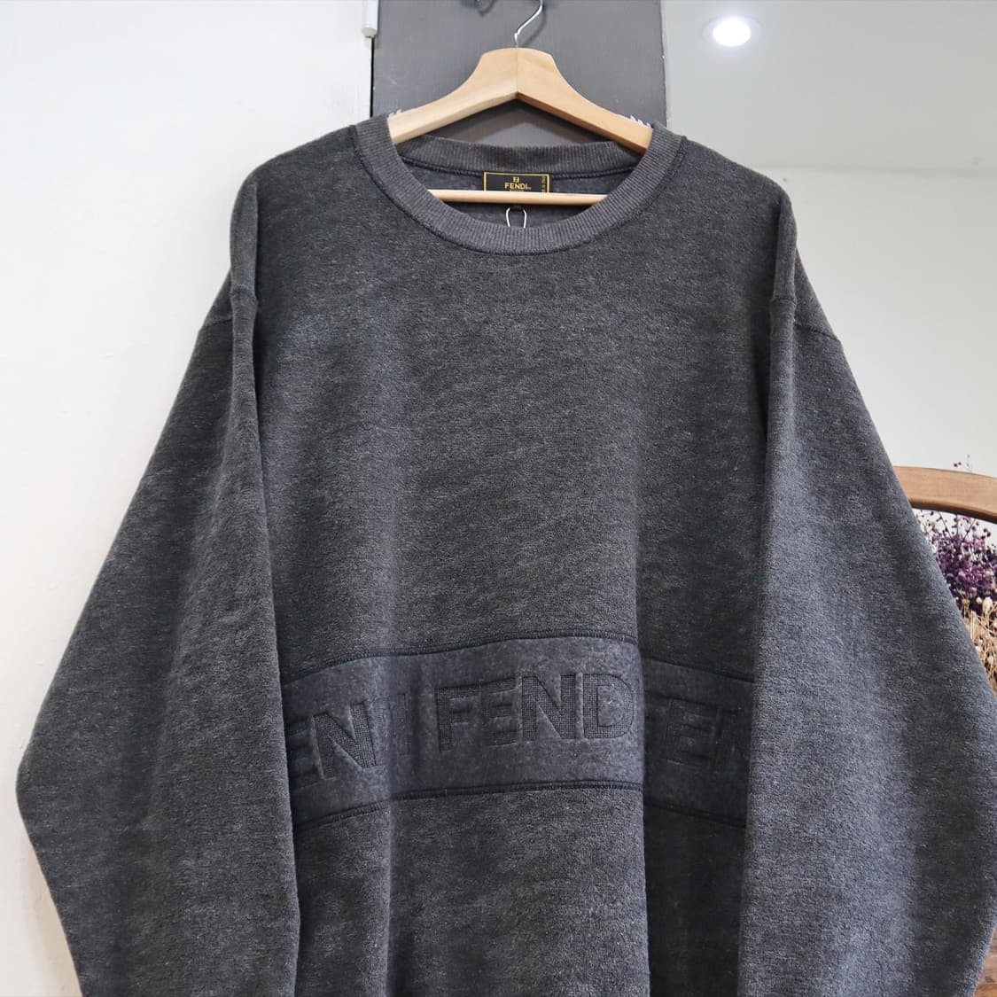 펜디 스펠아웃 차콜 맨투맨 상품이미지2