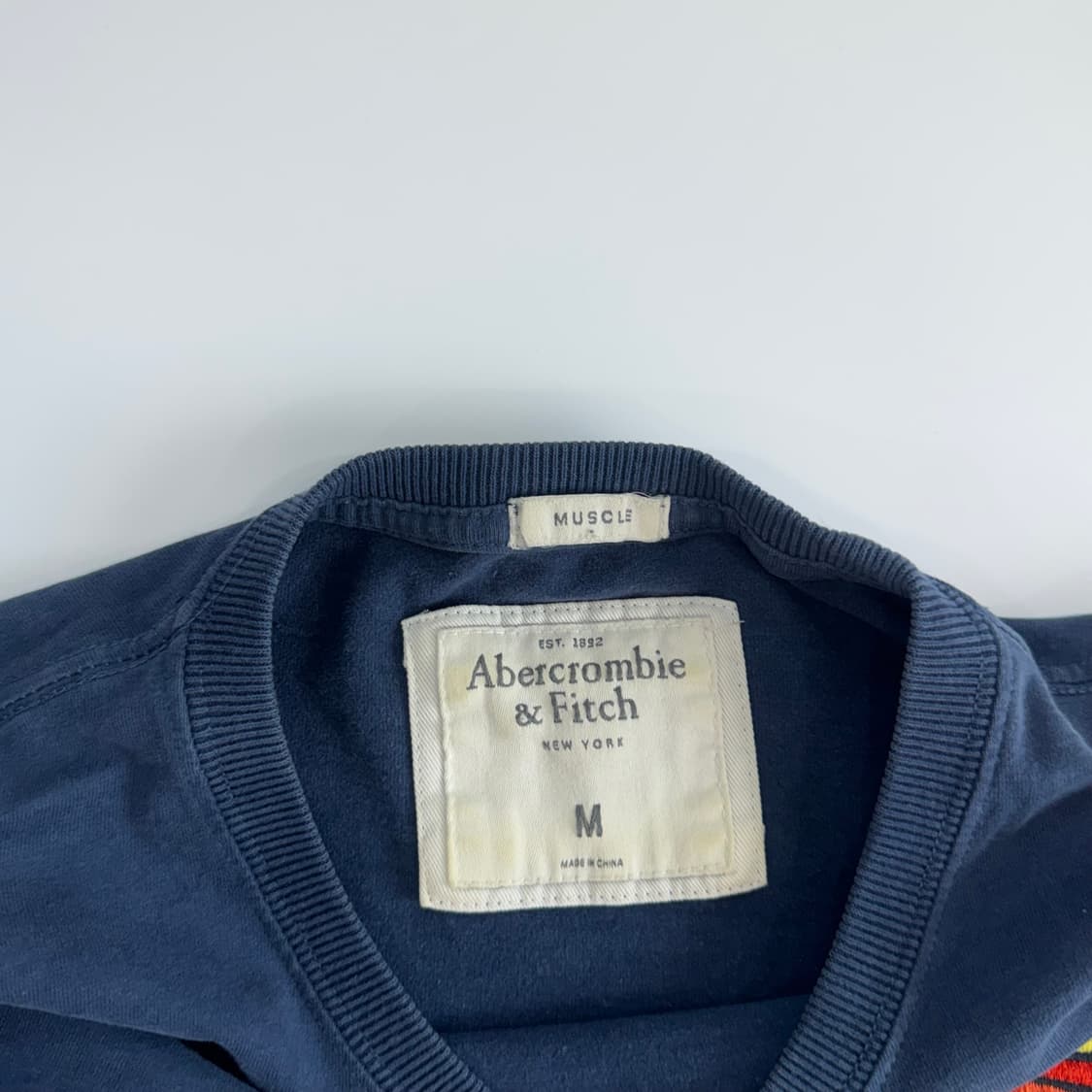 Abercrombie 아베크롬비 패치 네이비 반팔   상품이미지5