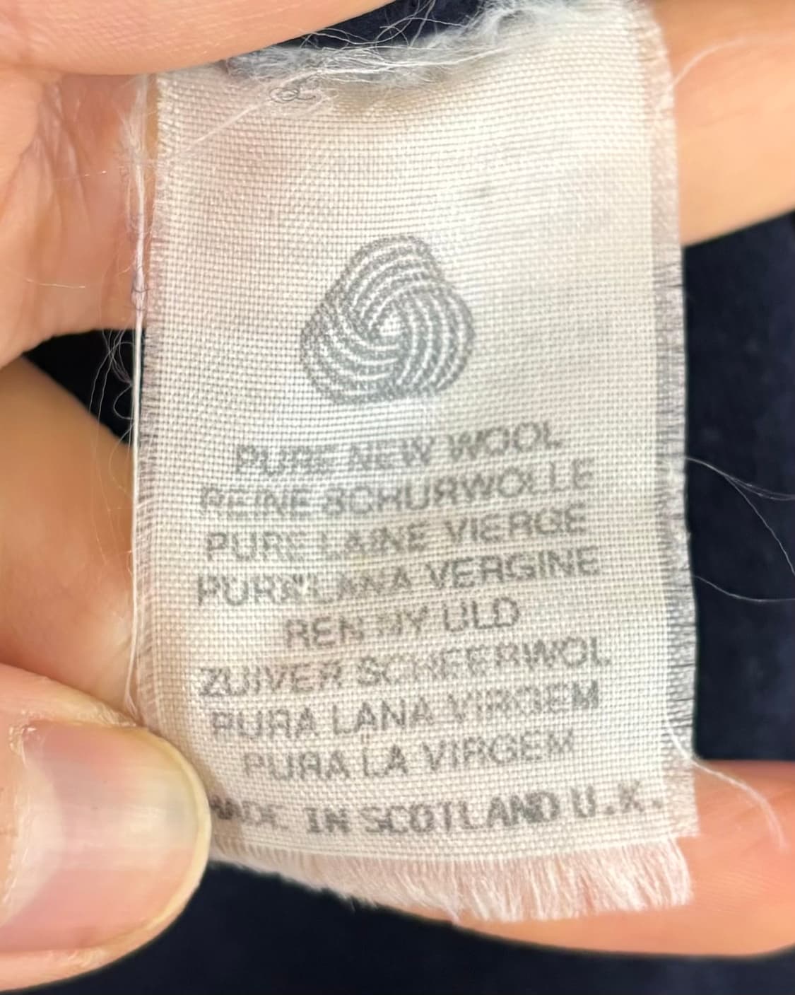 버버리 램스울 네이비 금장 가디건 상품이미지8