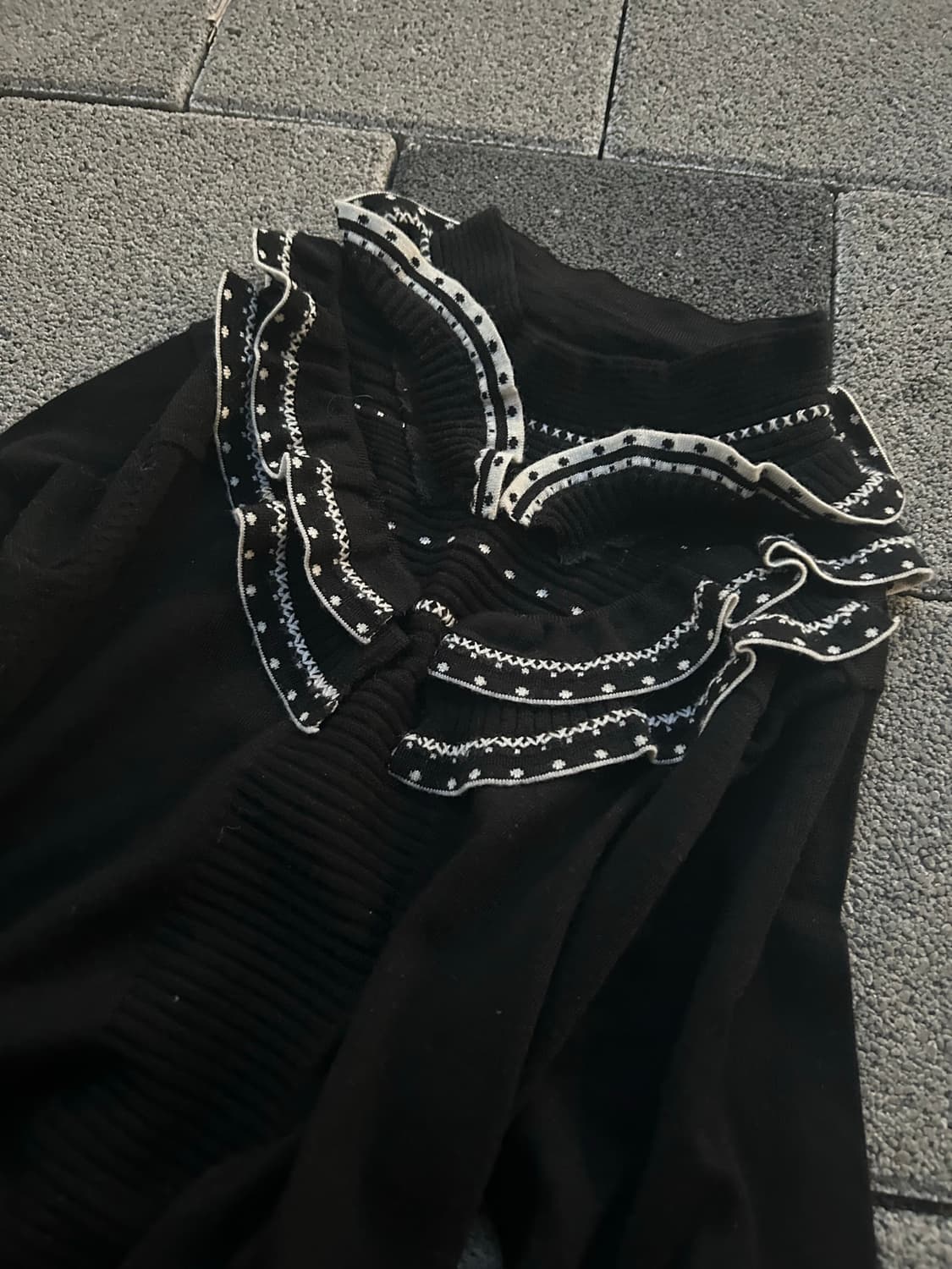 2000s hiroko bis 니혼진 블랙 도트 프릴 니트 상품이미지2