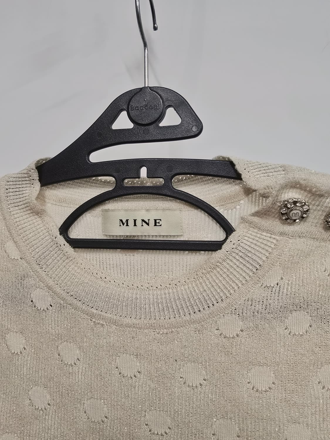 한섬 MINE 마인 반팔 니트 펀칭 아이보리 상품이미지2