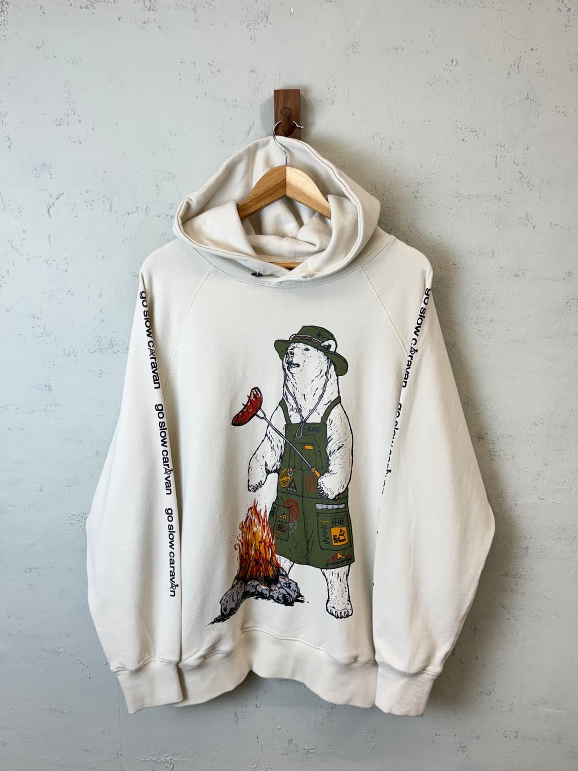 고슬로우카라반 파커 캠퍼 베어 후드티 상품이미지1