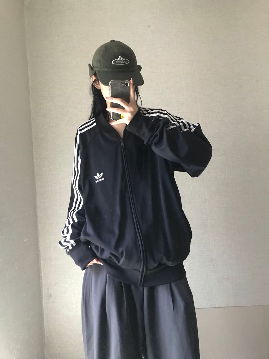 아디다스 블랙 오버핏 져지 상품이미지4