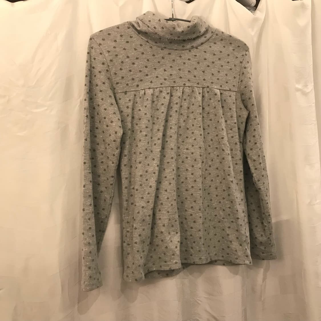 Theoria 세오리아 모리걸 네잎클로버 셔링 폴라티 상품이미지2