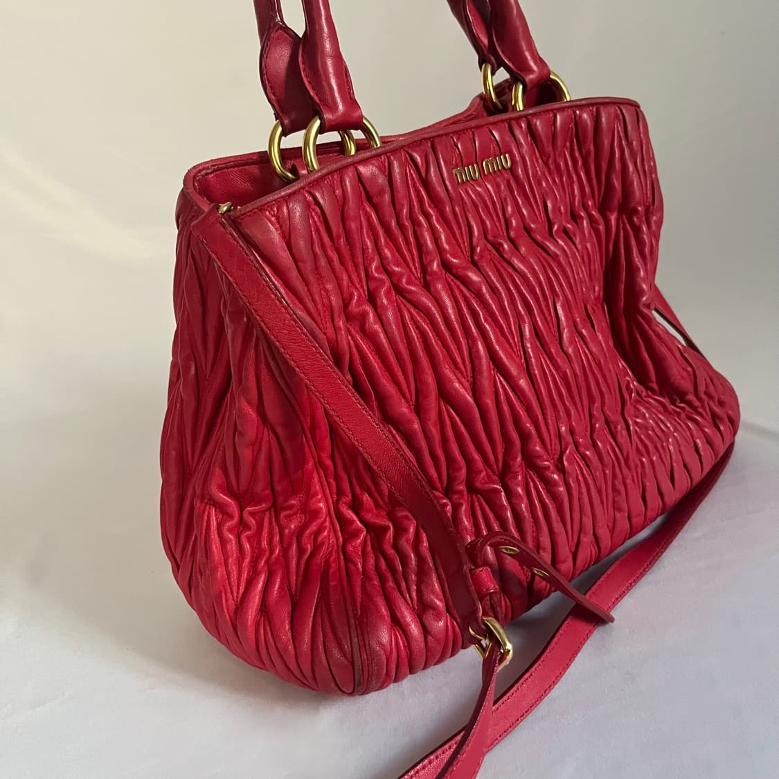 미우미우 2-way 마테라쎄 레더 백 상품이미지6