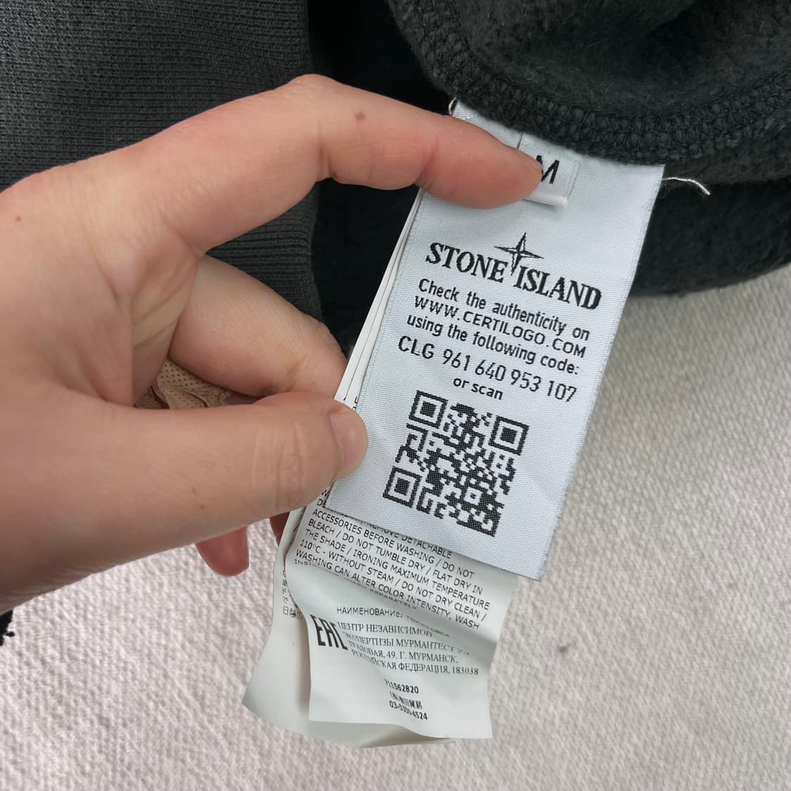 100 스톤아일랜드 22FW 와펜 차콜 후드티 상품이미지4