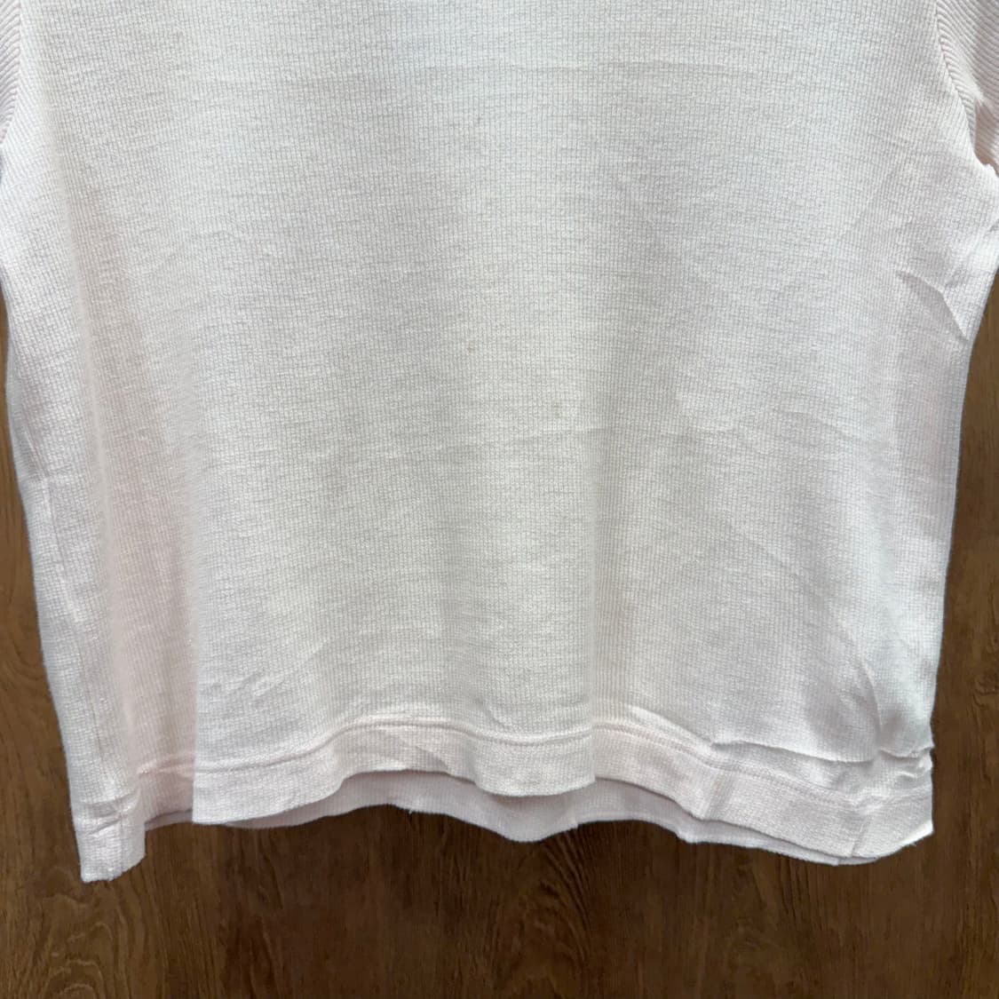 꾸레쥬 리브 반팔 티셔츠 로고 자수 디테일 슬림핏 라이트 핑크 상품이미지5