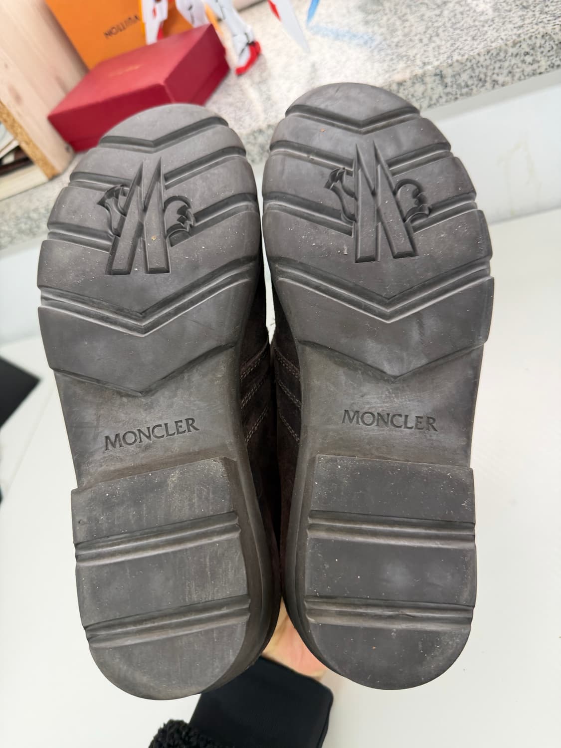 정품) 몽클레어 남성 스웨이드 부츠 워커 42 상품이미지9