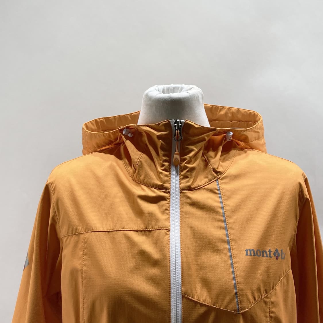 몽벨 윈드스토퍼 여성바람막이자켓 95  상품이미지2