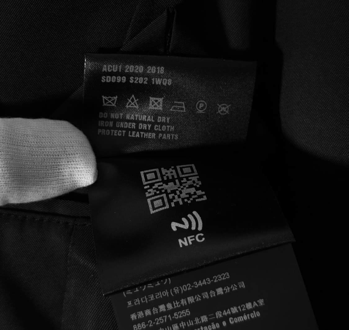[52] 프라다 남성 삼각로고 리나일론 싱글 브레스트 블레이저 자켓 블랙 상품이미지9