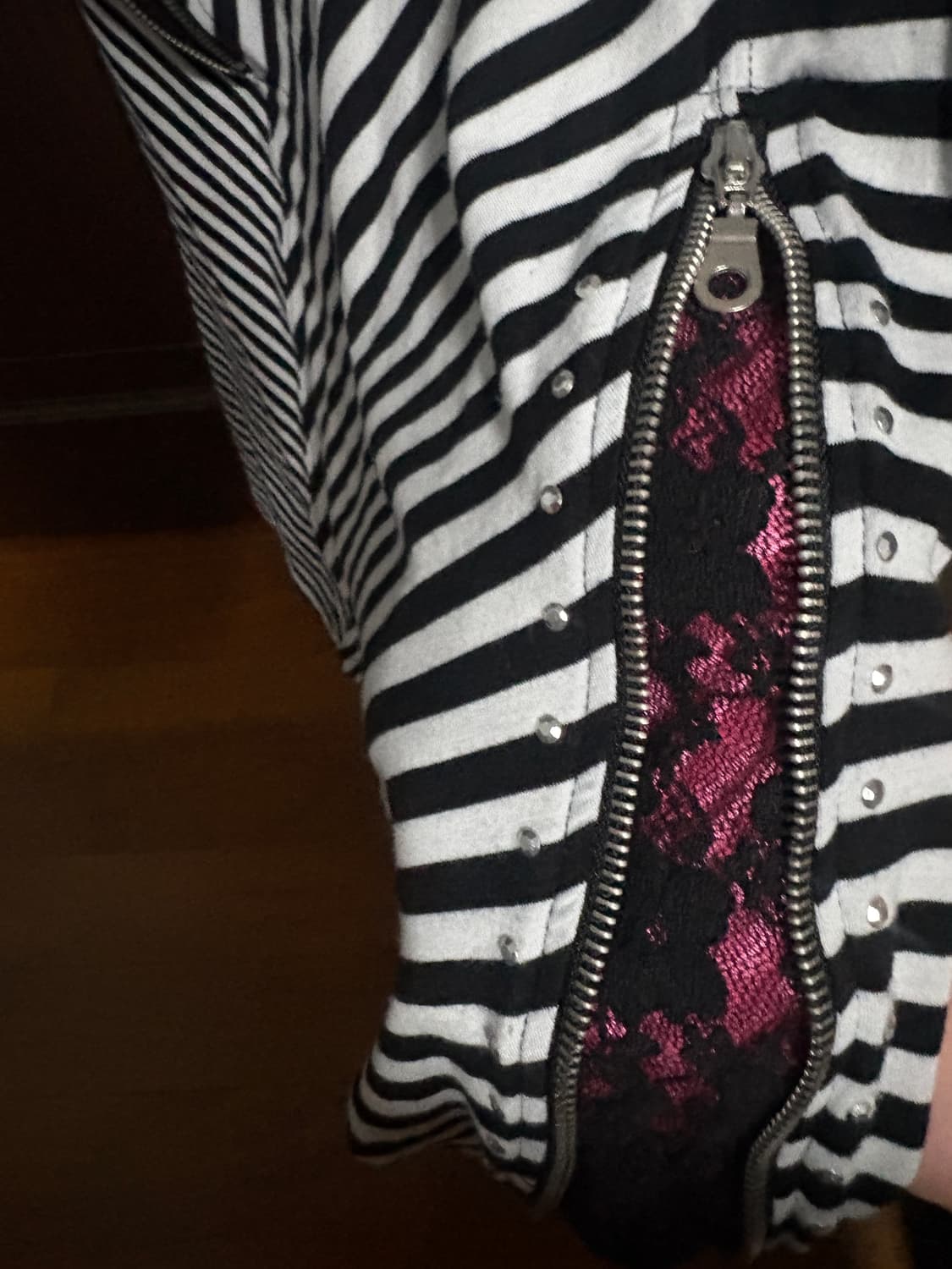 갸루 펑크 공겜 지퍼레이스 디테일 탑💅🤍🤍💋 상품이미지1