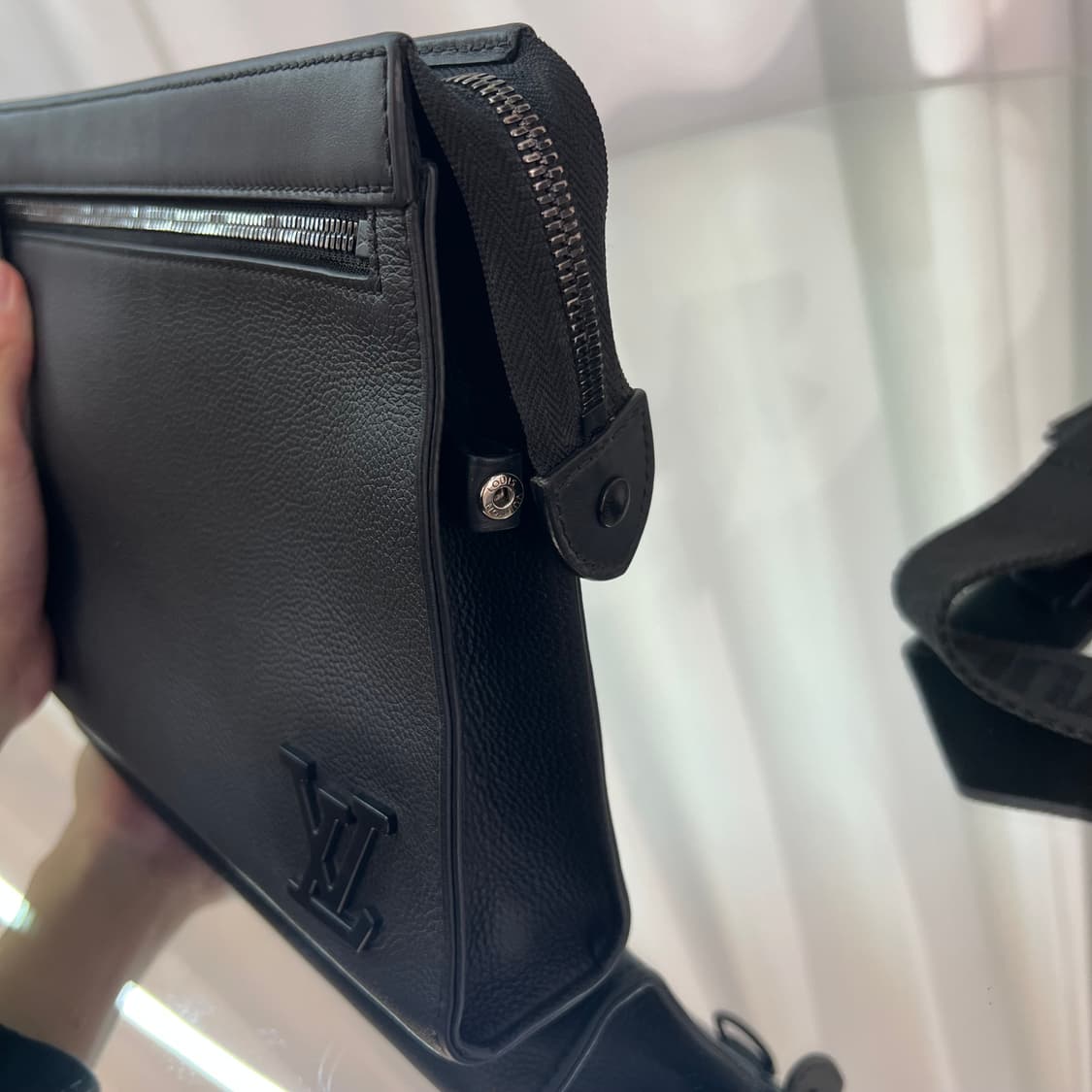 루이비통 에어로그램 메신저백 크로스백 상품이미지6