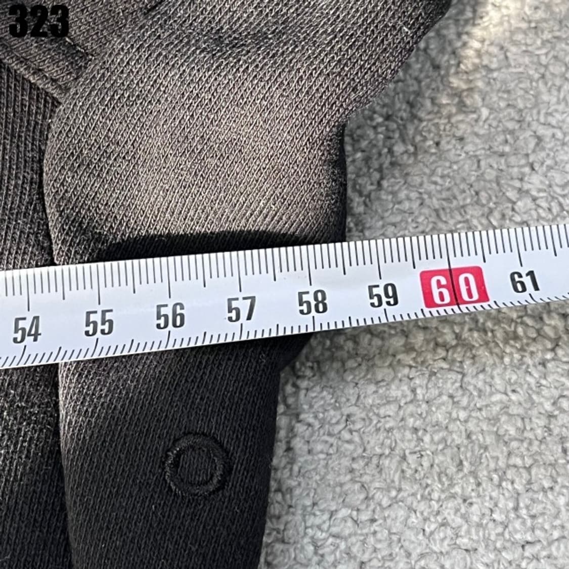 데상트 블랙 맨투맨  상품이미지4