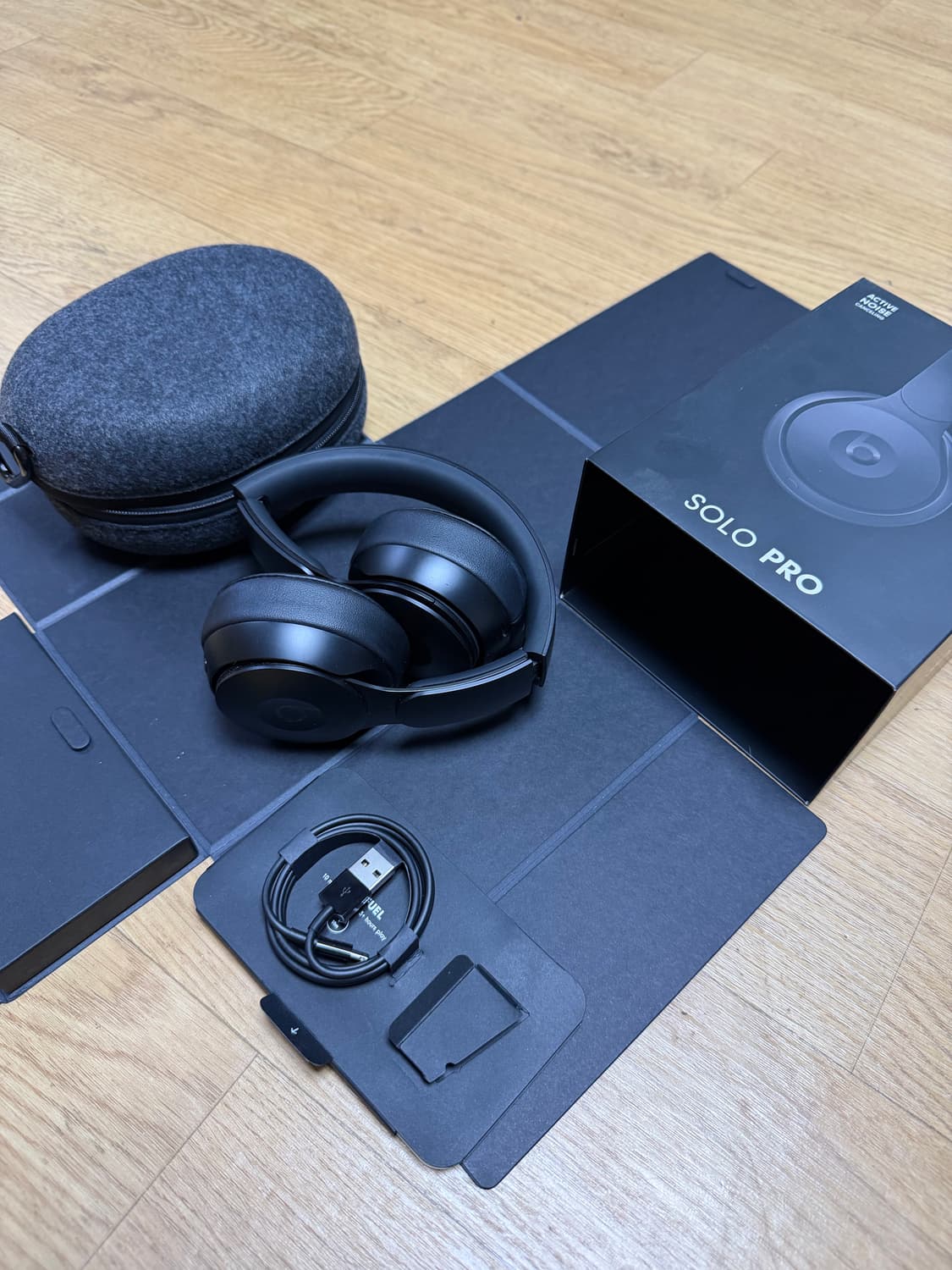 Beats Solo Pro 블랙 헤드폰 풀박스 상품이미지3