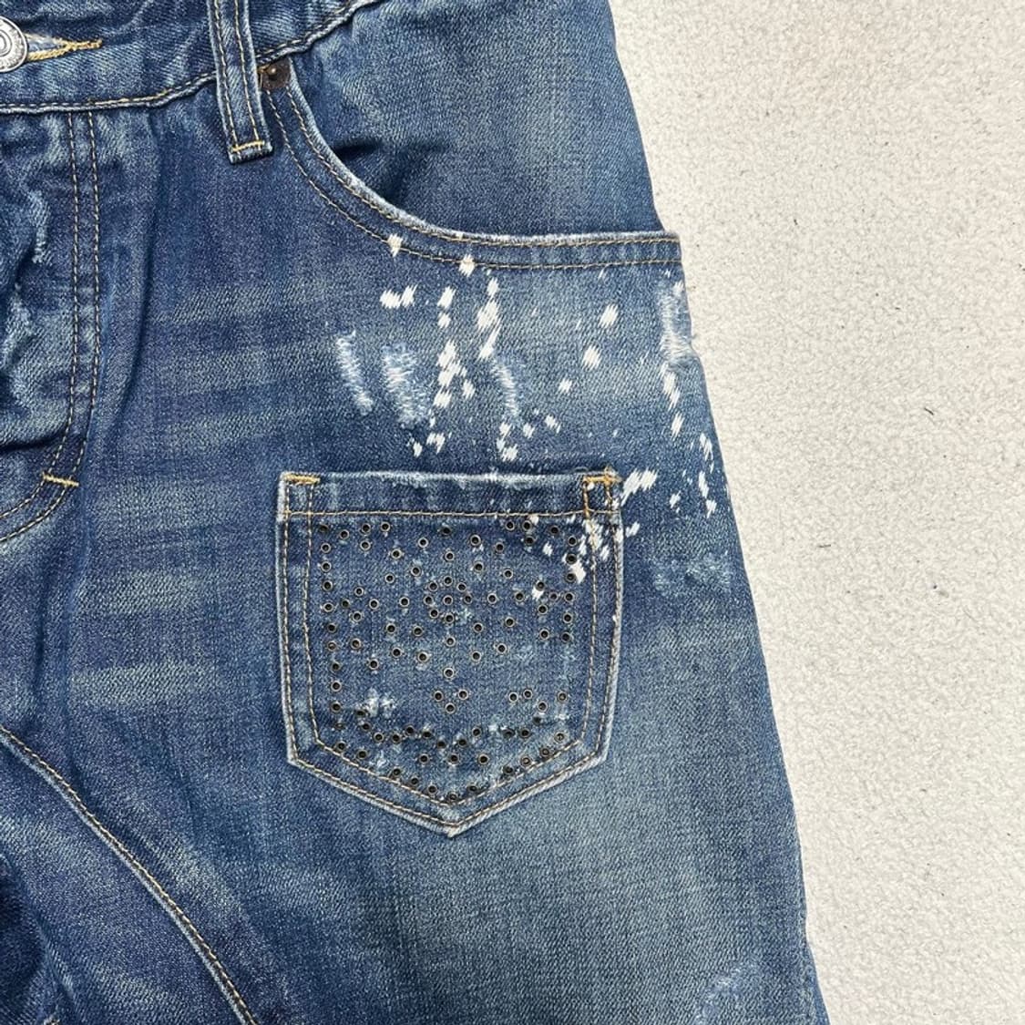 디스퀘어드2 페인팅 버튼플라이 데님팬츠 48 상품이미지5