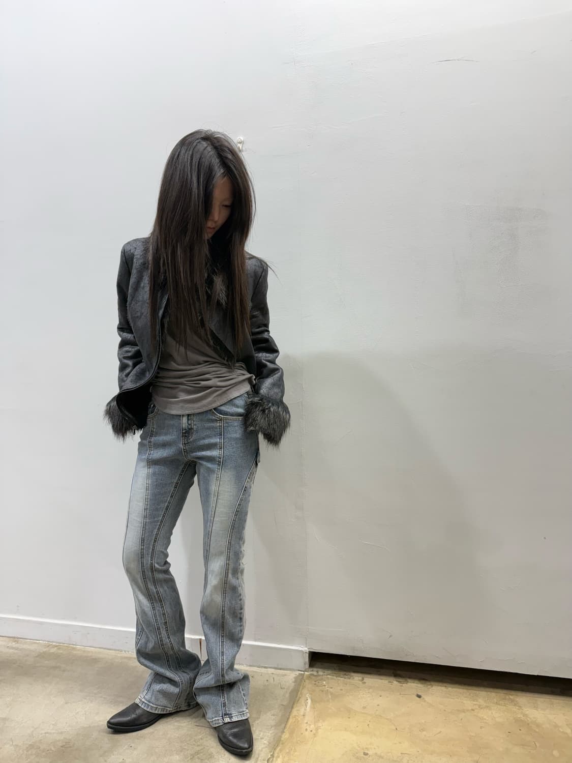워싱 디테일 루즈핏 부츠컷 데님진 상품이미지3
