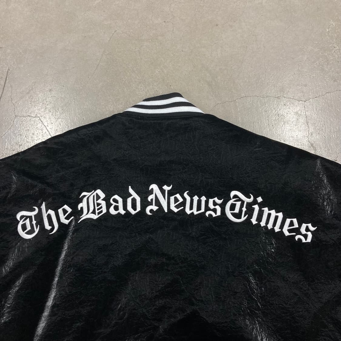 빈티지 블랙 컬러 글리터 바시티 자켓 상품이미지4