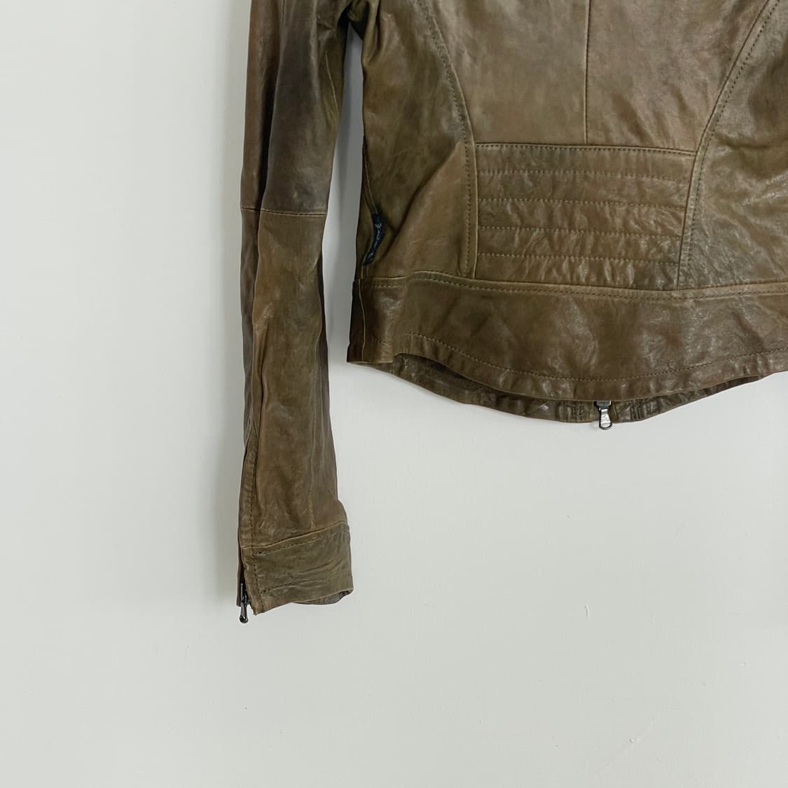 아르마니 진스 레더 슬림 크롭 릭맛 자켓 y2k 상품이미지6