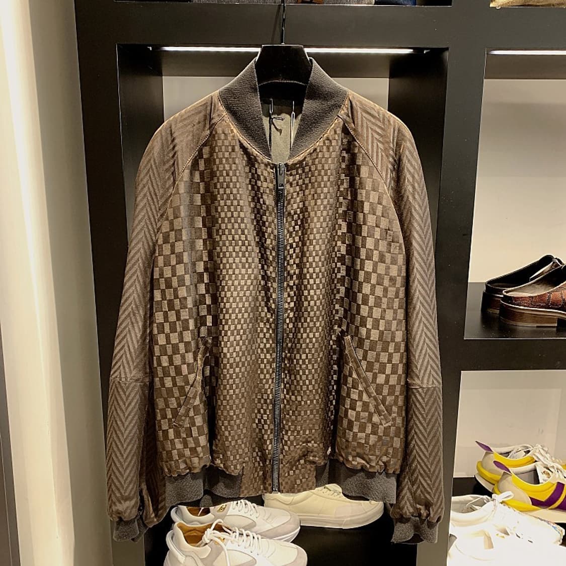 하이더 아커만 남성 초콜릿 컬러 짚업 봄버 자켓 상품이미지1